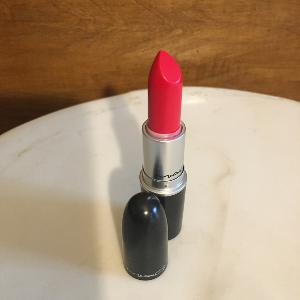 @sonjdradeluxe - MAC NWOB LE Lipstick (Matte)